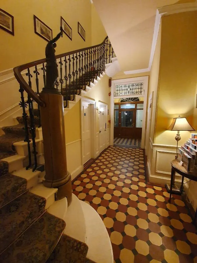 Minto House Hotel Edinburgh 2*,